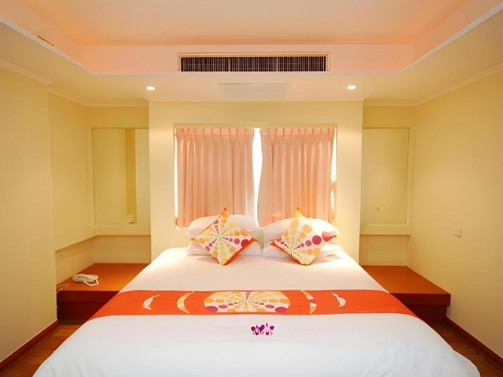 Hip Hotel Bangkok Buitenkant foto