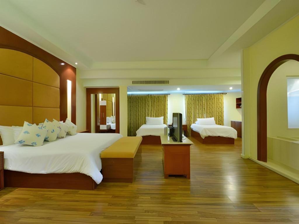 Hip Hotel Bangkok Buitenkant foto