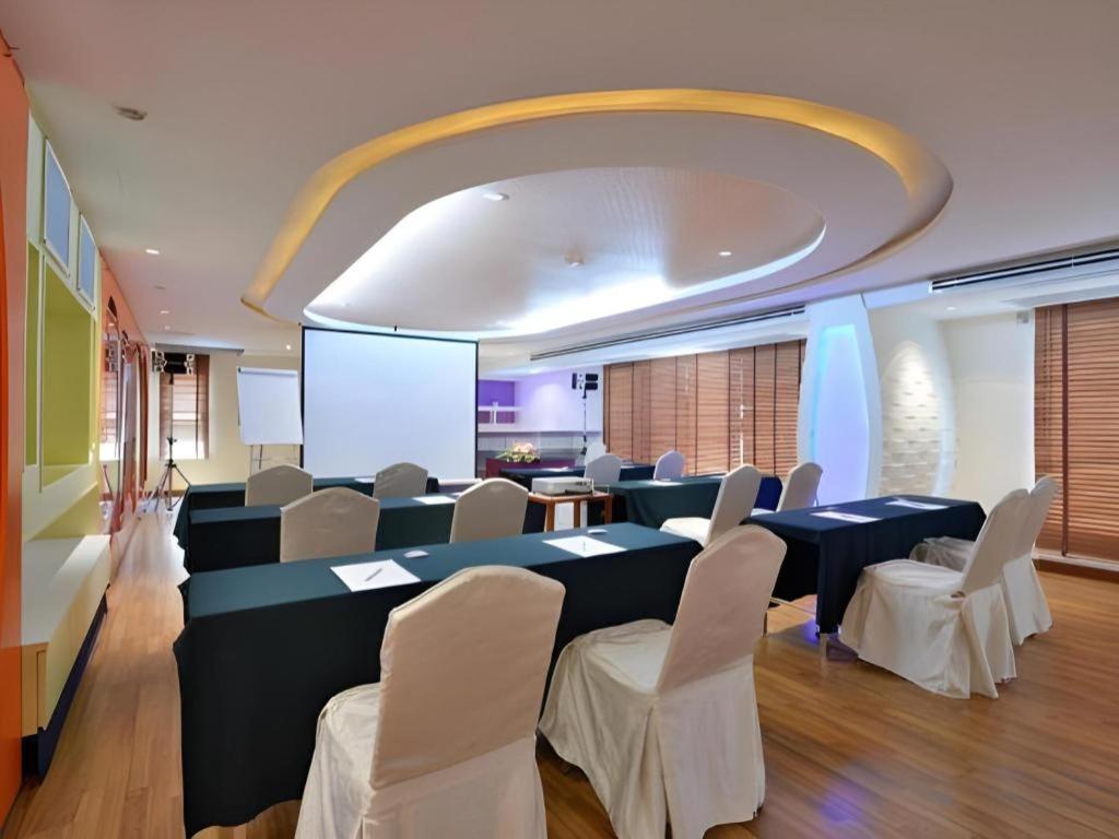 Hip Hotel Bangkok Buitenkant foto