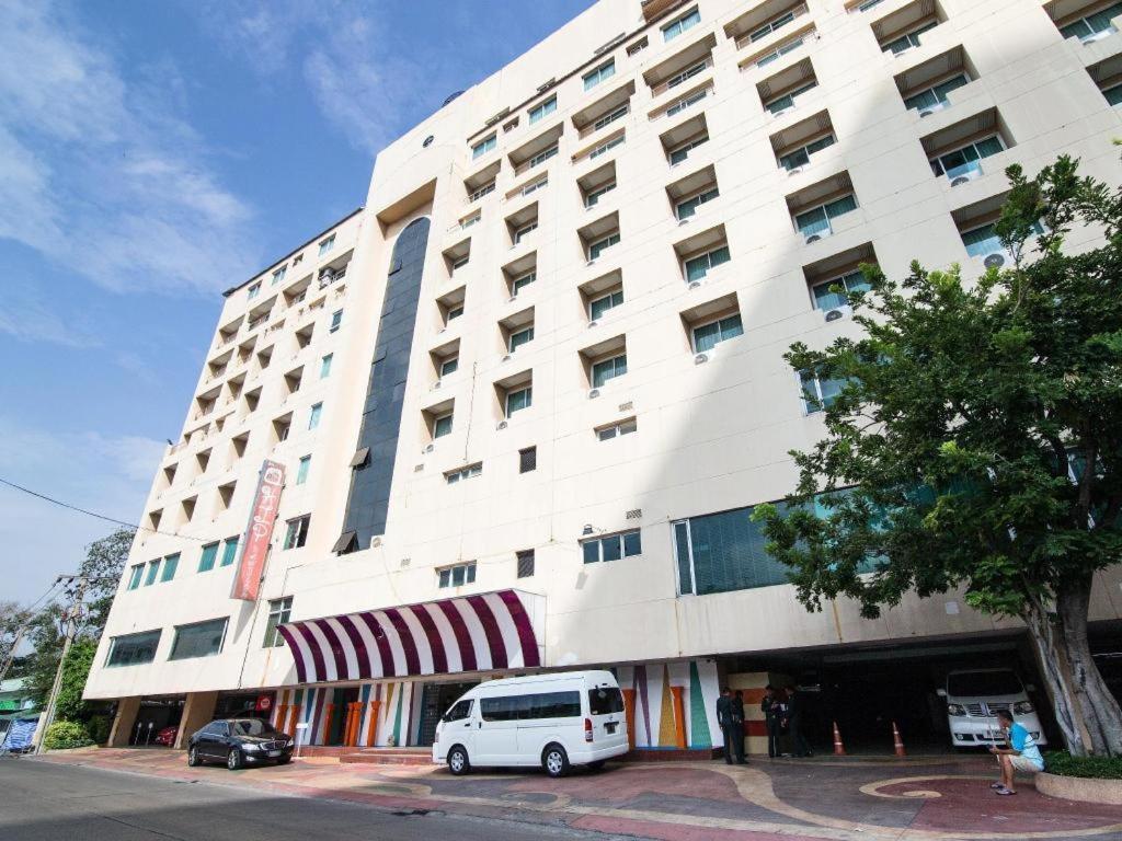 Hip Hotel Bangkok Buitenkant foto