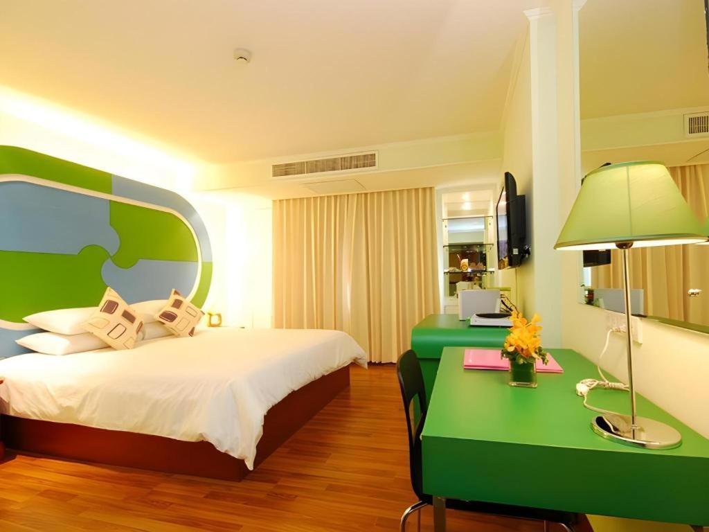 Hip Hotel Bangkok Buitenkant foto