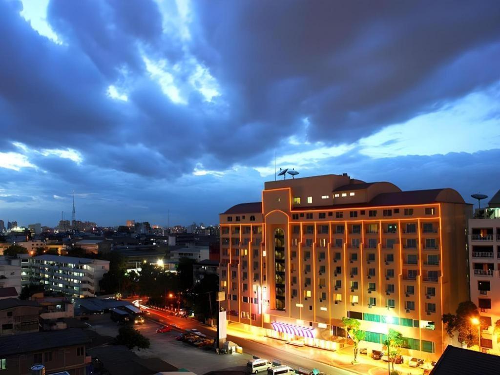 Hip Hotel Bangkok Buitenkant foto