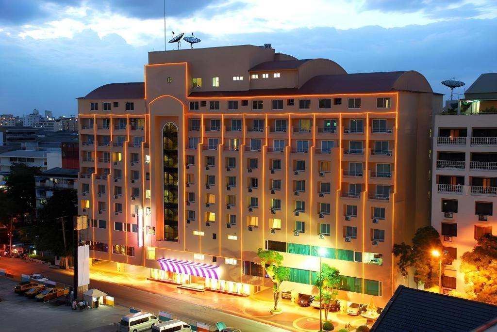 Hip Hotel Bangkok Buitenkant foto