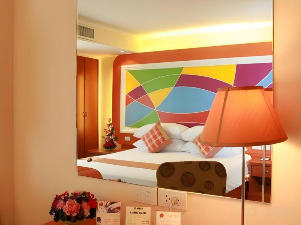 Hip Hotel Bangkok Buitenkant foto