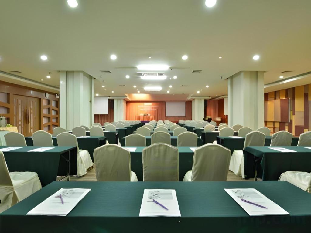 Hip Hotel Bangkok Buitenkant foto